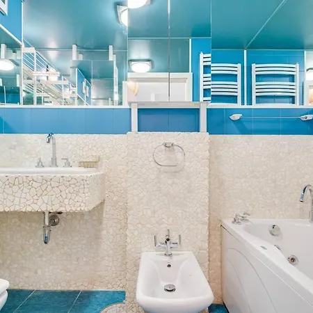 شقة Apartament Przy Dworcu Swiebodzkim Na Ulicy Pochylej *